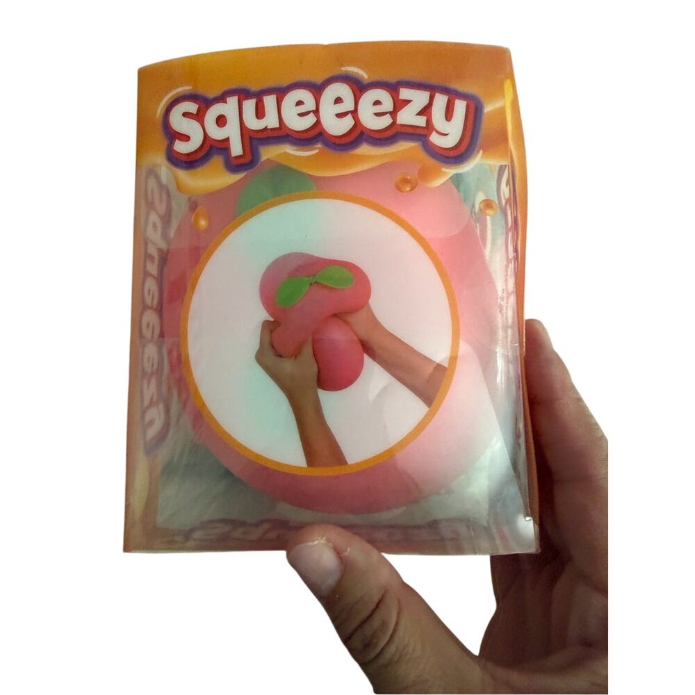 Viral Big Peach Squeeezy Squishy NWT
